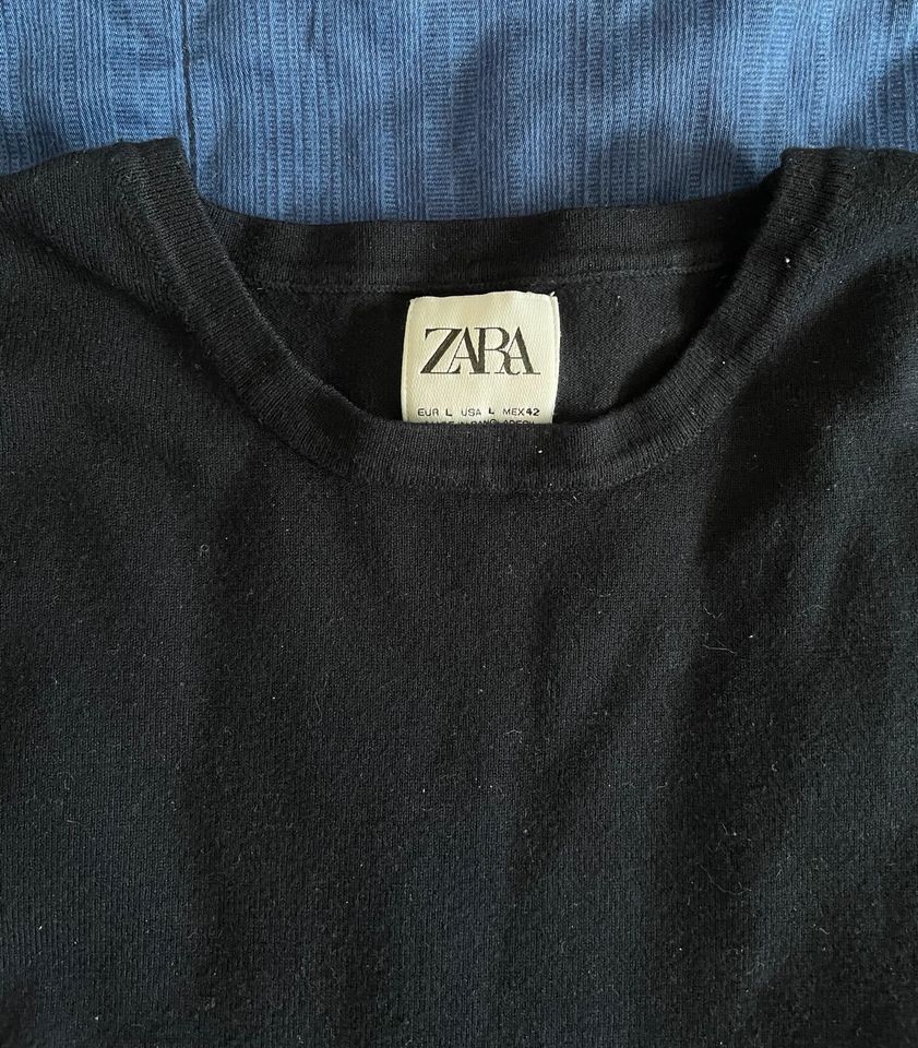 Zara C-Neck Pullover in Hamburg