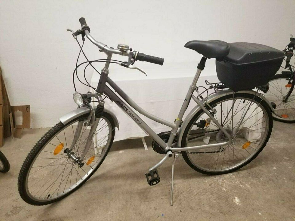 Sehr gutes Mars Trekking-Fahrrad mit Vollfederung 28" Zoll in Weiskirchen