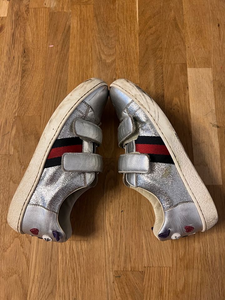 GUCCI Sneakers in silber in dr Gr. 33 in Köln