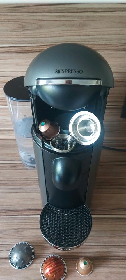 Nespresso VERTUO KRUPS Kapselmaschine mit Adapter  TITAN in Freising