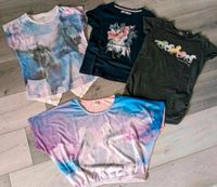 T-Shirts Shirts Pferde Gr. 146/152 Niedersachsen - Cadenberge Vorschau