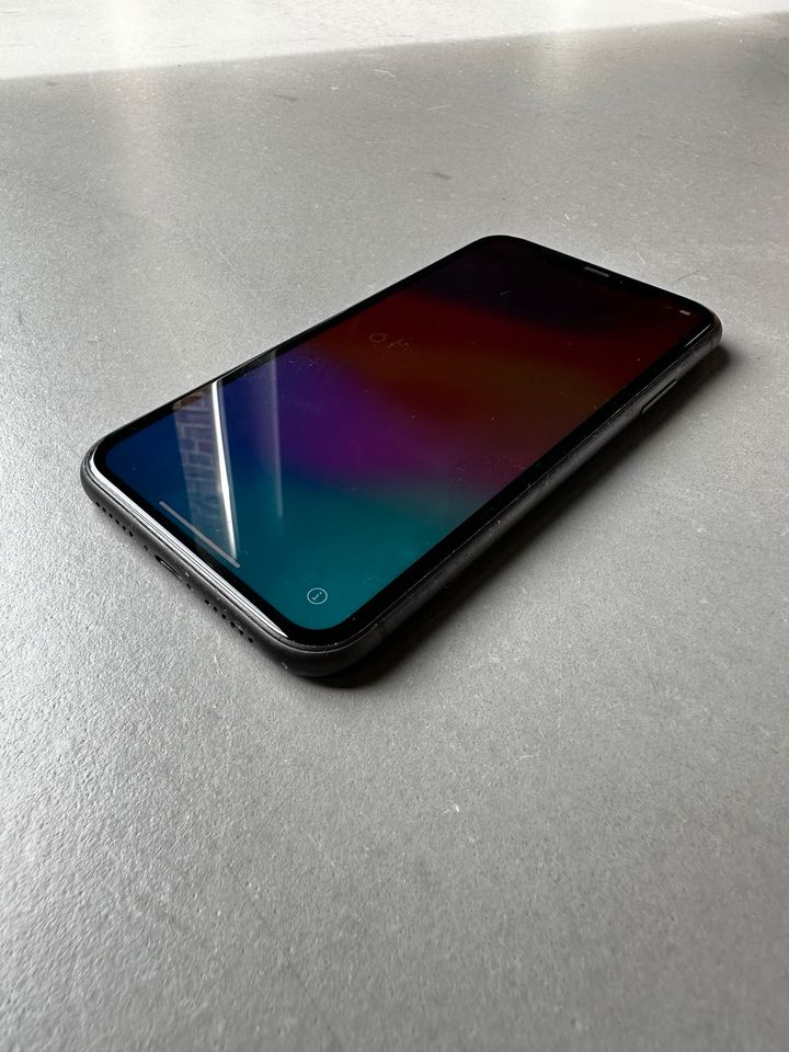 iPhone 11 / 64GB / Black / Schwarz in Düsseldorf