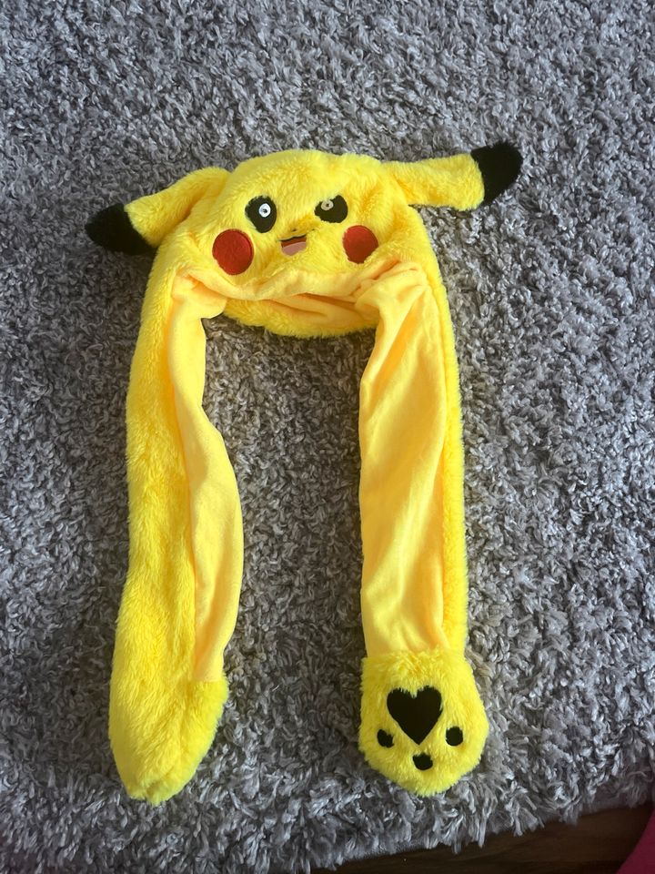 Pokémon Pikachu Mütze mit Beweglichen Ohren kuschelig in Schwerin