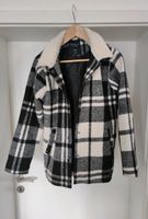 IRIEDAILY Winterjacke kariert schwarz/weiß Gr. M Hessen - Gießen Vorschau