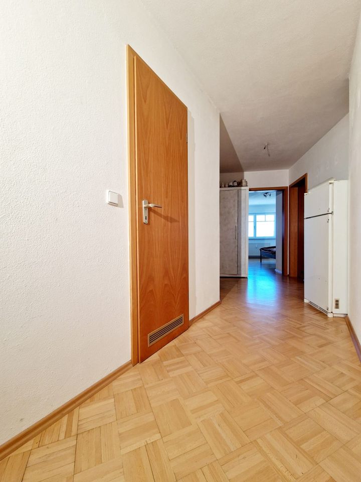 Exklusive 3 Zimmer Mansardenwohnung in Obertraubling bei Regensburg in Obertraubling