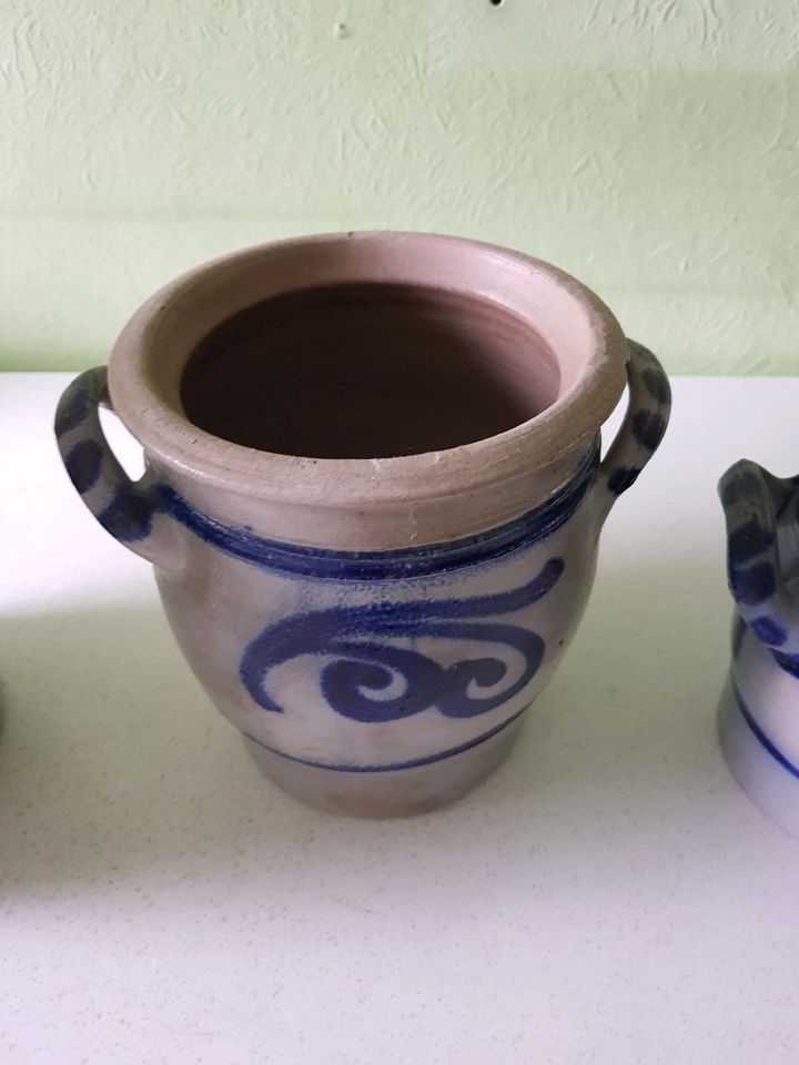 Verschiedene Keramiktöpfe ohne Deckel in Neukirchen-Vluyn