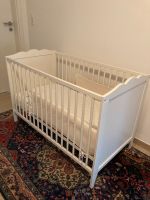 Baby-/Kinderbett in Weiß mit Matratze und Matratzenschoner Blumenthal - Farge Vorschau