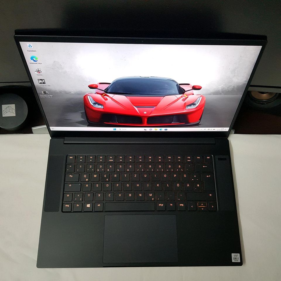 Laptop Razer Blade 15 Gaming. RTX 2060 6G/intel i7/144Hz/16GB/SSD in Düsseldorf