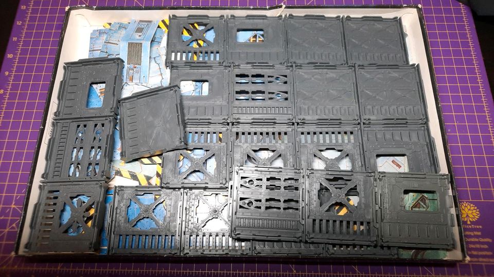 Warhammer 40000 Necromunda scenery in Zorneding