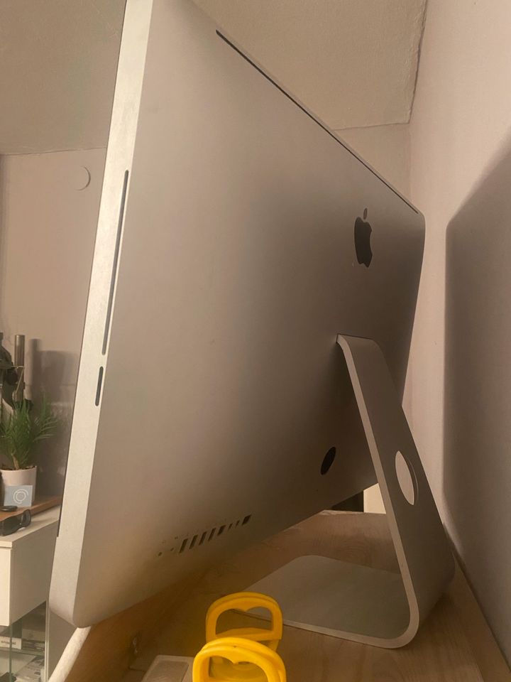 Bildschirm iMac A1312 inklusive Gehäuse in Bielefeld