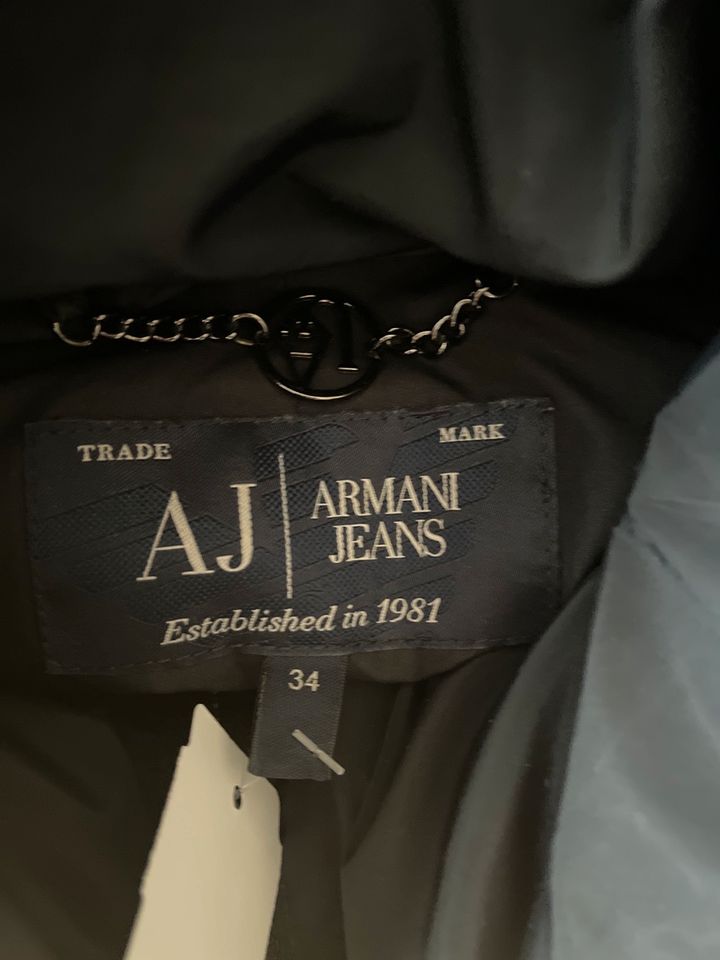 Original Armani leichte Daunenjacke Gr. 34❤️ in Gerbrunn