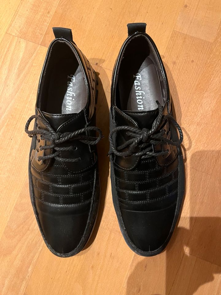 Elegante Breeze Herrenschuhe Leder schwarz Gr. 43 wie neu in Bischberg