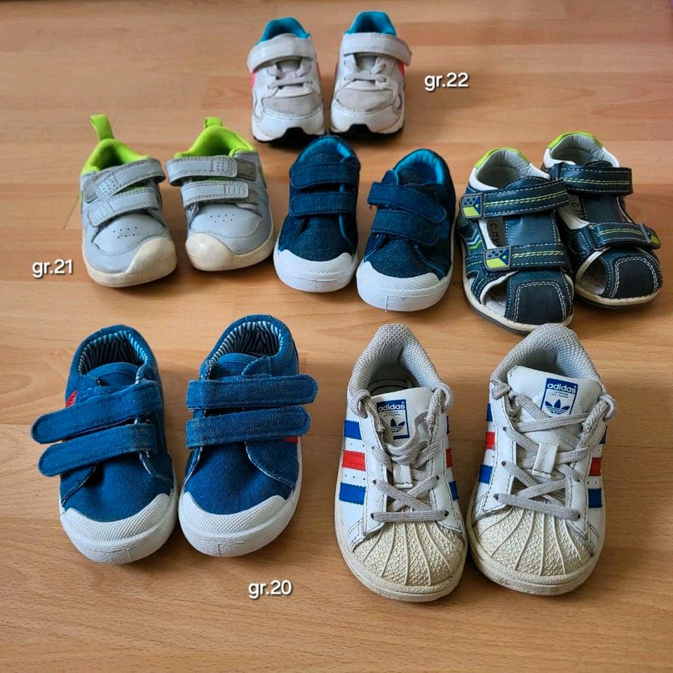 Gr.20,21,22 Kinderschuhe Sneaker Sandalen Adidas Nike in München