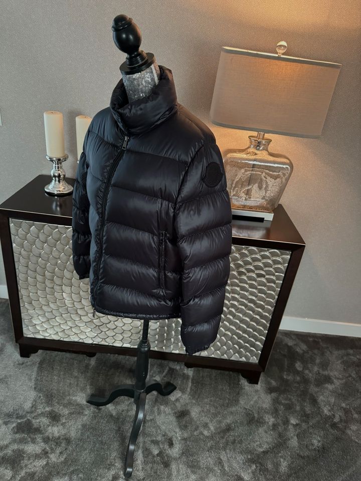 MONCLER Jacke Copenhague Daunen schwarz Size 4 NP 895€ in Stralsund