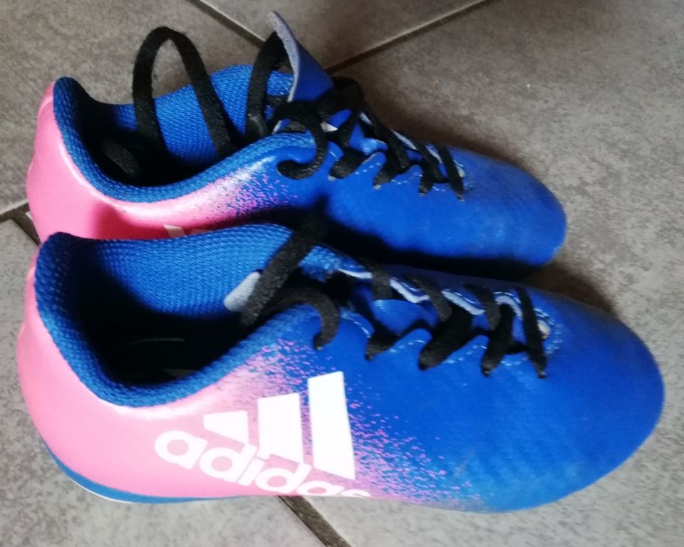 Fußballschuhe, Adidas, pink-blau, Größe 28 in Tussenhausen