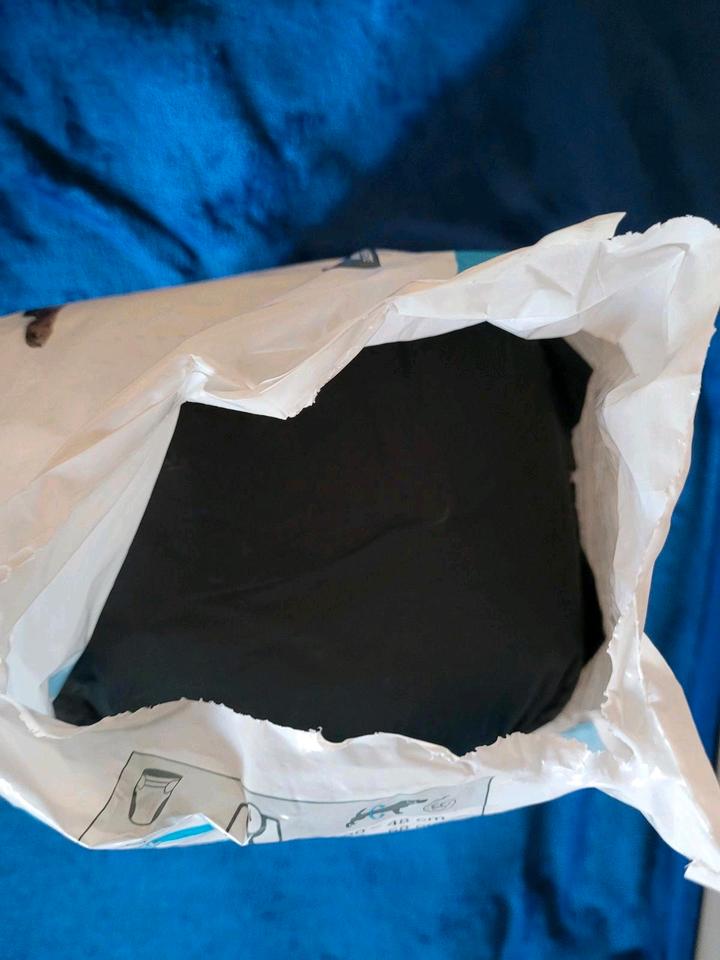 EINWEGWINDELN EINLAGEN SCHUTZHÖSCHEN HÜNDIN L / XL HALSKRAUSE in Königs Wusterhausen