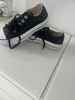 Chucks All Star mit Plateau Sohle Gr 37 Leder Neuwertig Bayern - Haßfurt Vorschau