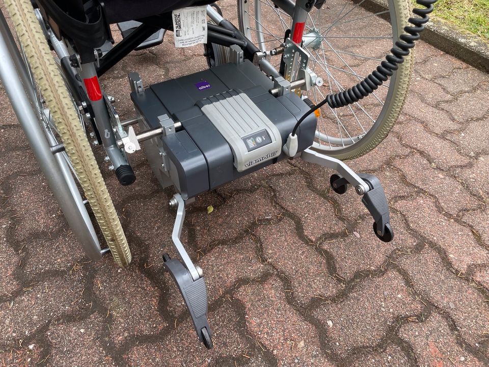 Rollstuhl mit Elektrischer Schiebehilfe Alber Viamobil V25 in Hamburg