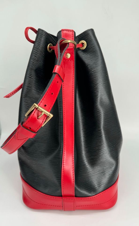 Louis Vuitton Sac Noe Grande Epi schwarz/rot in Königswinter