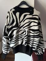 Zebra Pullover | Schwarz-Weiß | Kuschelig Frankfurt am Main - Nordend Vorschau