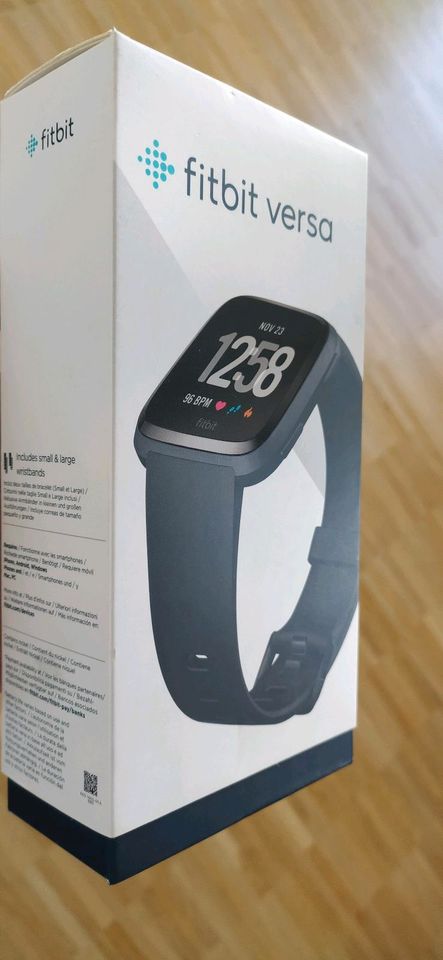 Fitbit Versa ⭐ Verpackung Box Schachtel ohne Inhalt original in Bremen