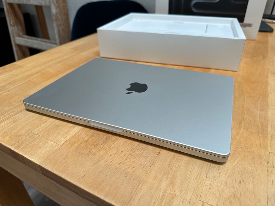 MacBook Pro 14,2 M3 1TB SSD in Wiesbaden