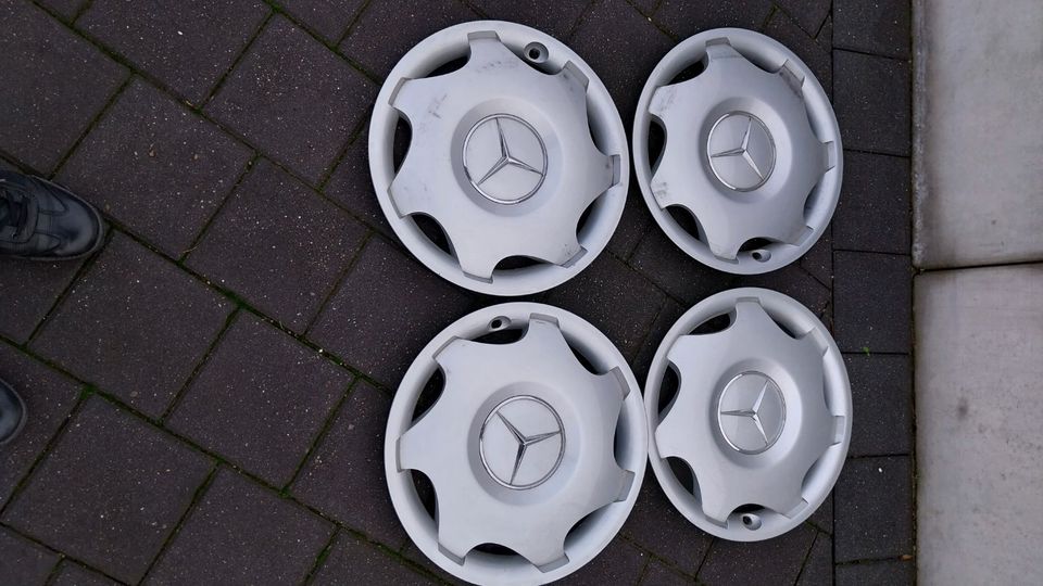 4 x Orig. Mercedes Radkappe 16" in Ilmmünster