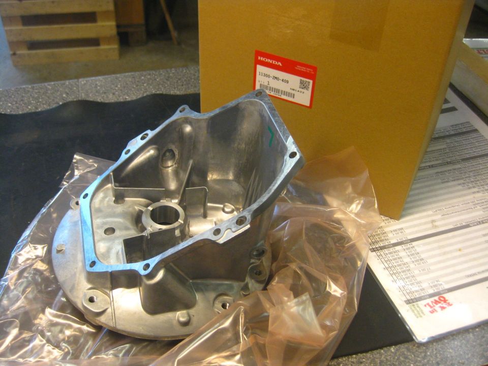 NEU Honda Ölwanne GCV135 Motor HRB HRX 426 476 HRD 536 HRM in Borchen