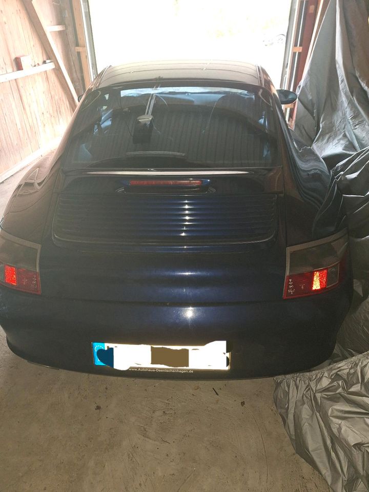 Porsche 911/996 Carrera 4, blau in Husum