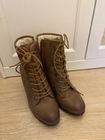 Braune gefütterte Stiefelette mit Absatz Gr. 40- wie neu Rheinland-Pfalz - Nackenheim Vorschau