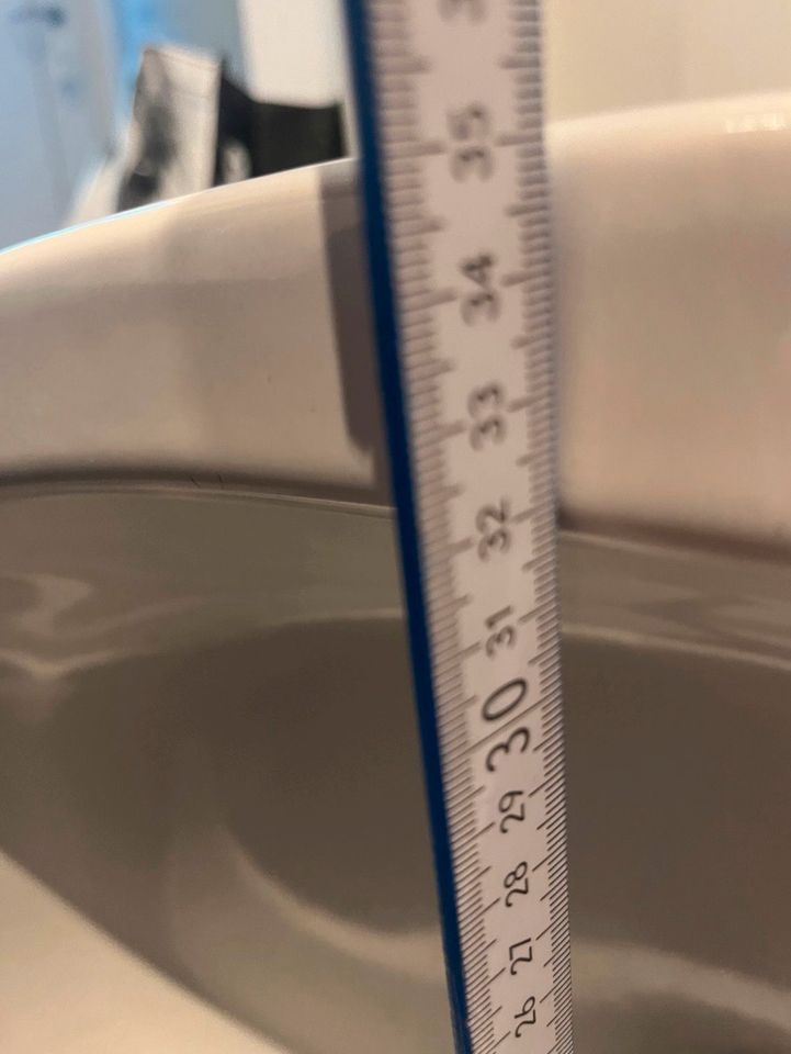 Waschbecken mit Wandsäule gegen 6er Träger 0,33 l Cola Zero in Schönwalde-Glien