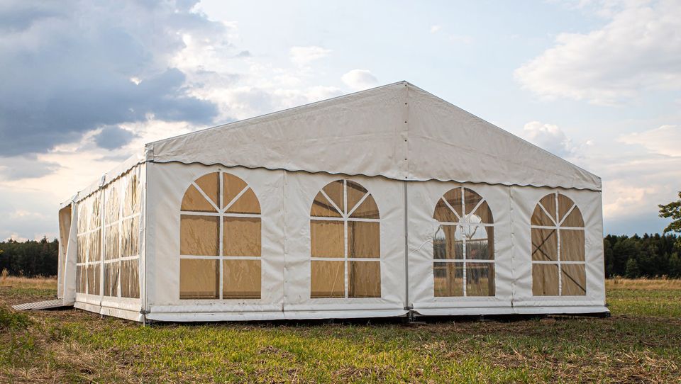 Festzelt 9x 8m mit Fußboden Verleih Vermietung Pavillon Bierzelt in Hannover