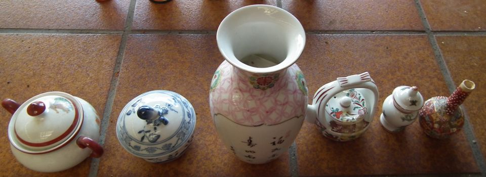 Mehrteilige Asia -/ China - Sammlung (Vasen, Krüge, etc.) in Langgöns