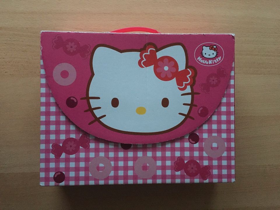 Vier Puzzles von Hello Kitty im Koffer in Osnabrück