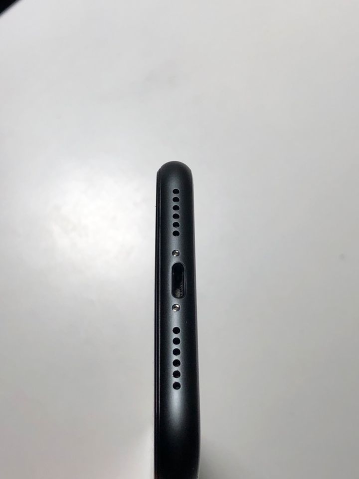 Apple iPhone 11 128Gb schwarz ohne Simlock in München
