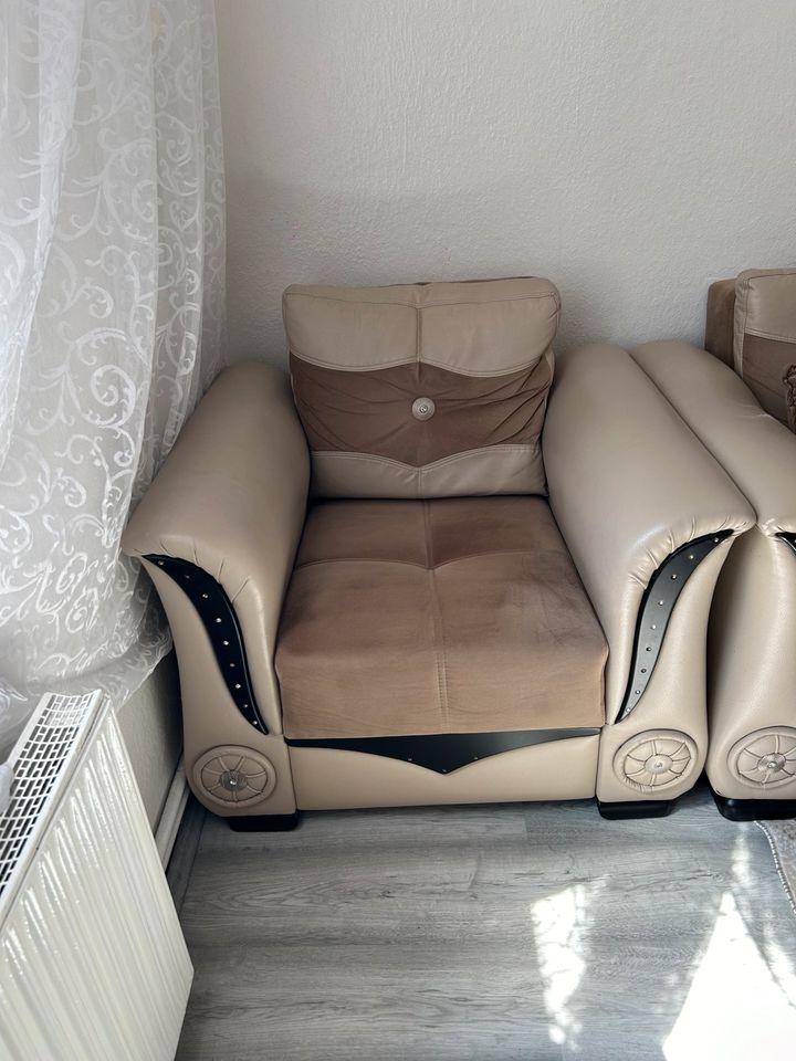 Sitzgarnitur 3+2+1 Sofa Couch Wohnlandschaft mit bettfunktion in Hannover