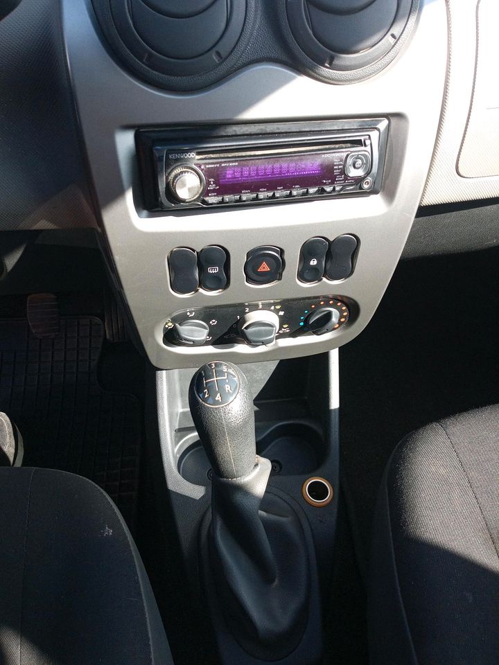 Dacia Sandero 1.4 MPI ZV Servo Allwetter AHK in Anklam