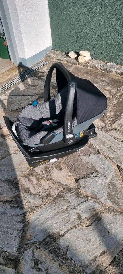 Babysafe Maxi Cosi mit isofix in Laichingen