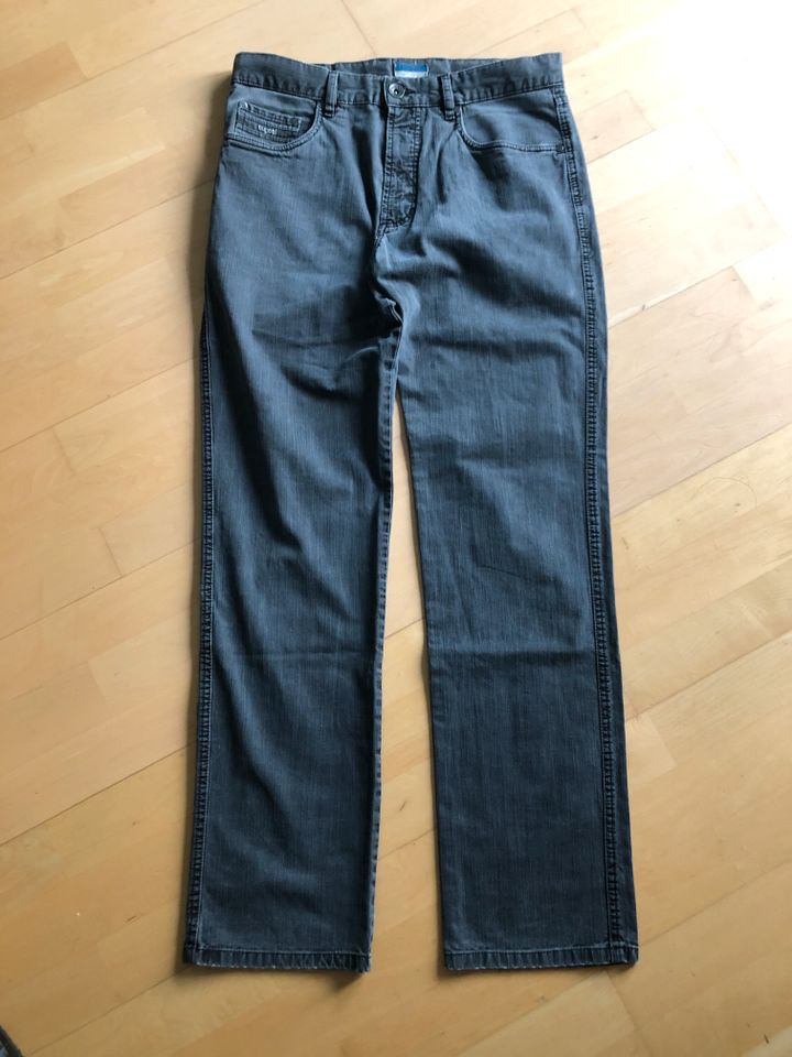 Jeans von Bugatti Gr. 34/34 in Bonndorf