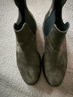 NEU! Chelsea Boots gr. 71/2 olivgrün Bayern - Friedberg Vorschau
