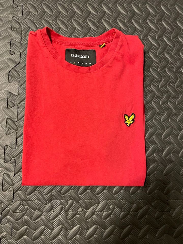 Rotes Lyle and Scott Herren T-Shirt wie neu in S in Eilenburg