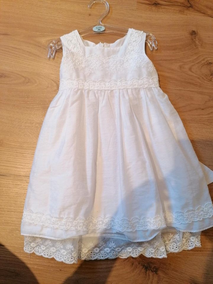 Weißes Kleid, festkixh, gr. 86 in Hohentengen