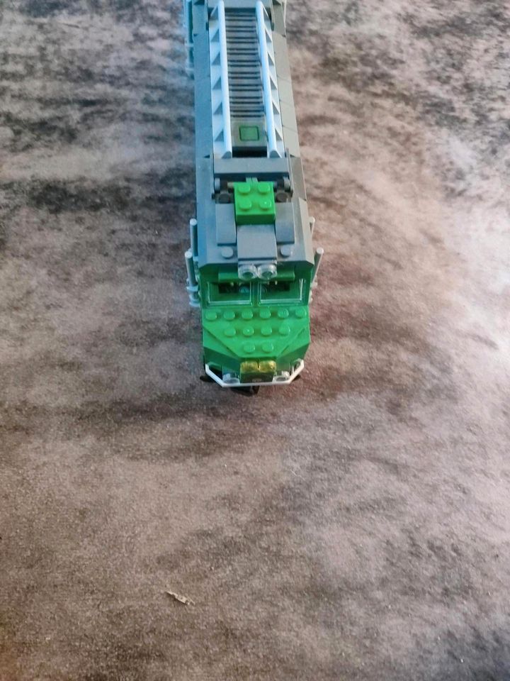 Lego Zug mit Fernbedienung und schiehnen in Oebisfelde-Weferlingen