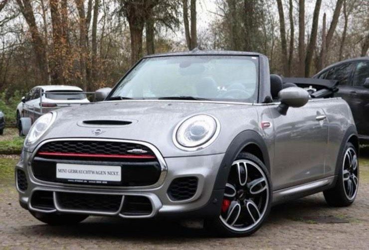 Mini John Cooper works Cabrio silver metallic in Hamburg