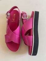 Baldinini Sandalen pink Leder Gr. 4,5 37,5 neu Bayern - Abensberg Vorschau