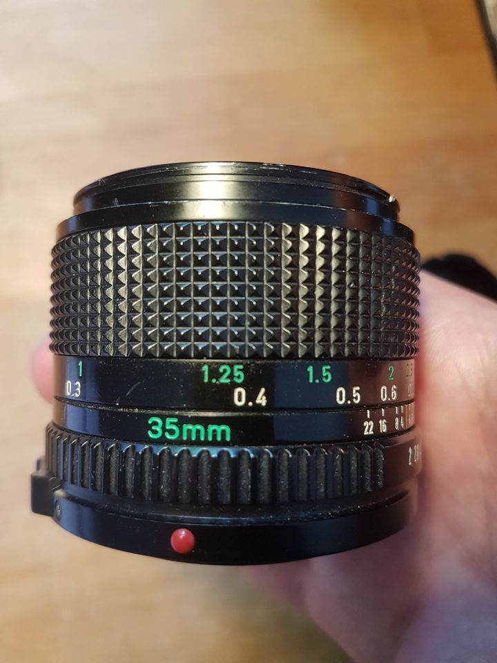 Canon FD 35mm 2.0, kosmetische Mängel vorne, sonst guter Zustand in Berlin