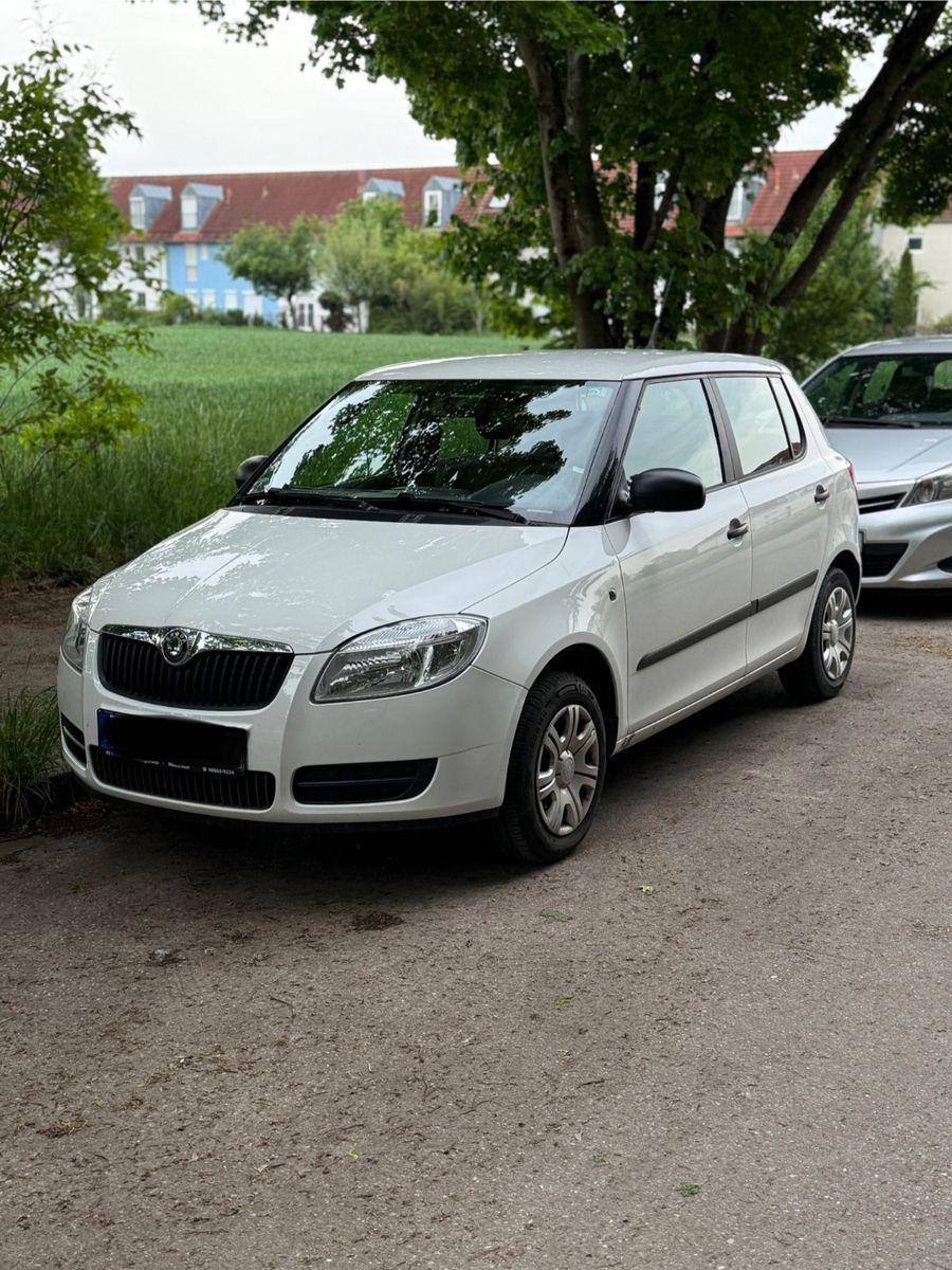 Abbildung des Autos Skoda Fabia 1.2l TÜV NEU…