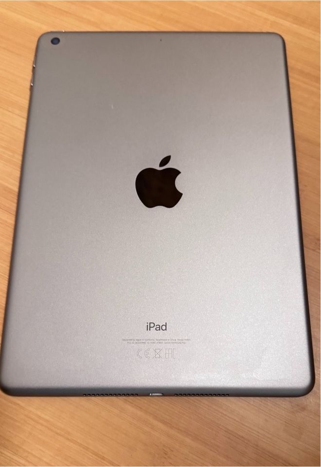 iPad 6. Generation, 32GB WI-FI in blau in Bremerhaven