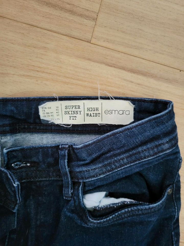 Jeans super skinny high waist gr.38 dunkelblau in Mölln