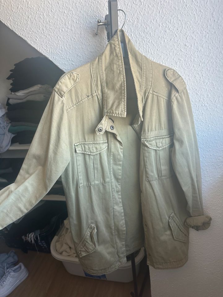 Hemdjacke in Khaki in Köln